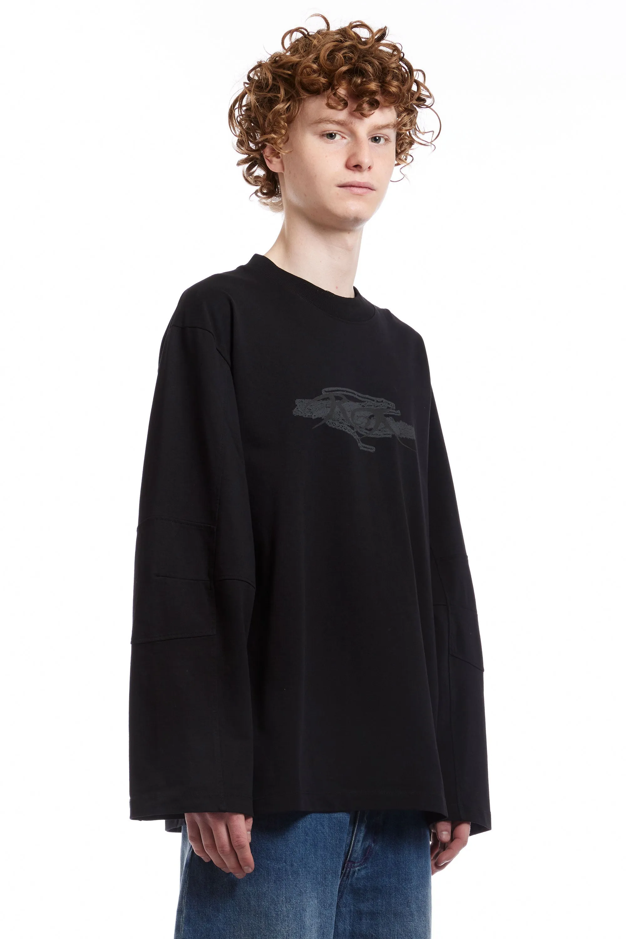 ROA - LONG SLEEVE GRAPHIC TEE BLACK